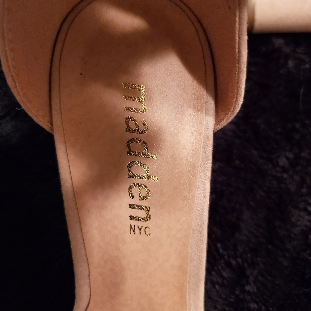 Stunning, Steve Madden Sandals 8 1/2 - Picture 2 of 3